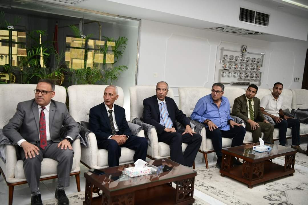 محافظ قنا يطالب شيخ الازهر بانشاء فرع لجامعة الازهر بقنا