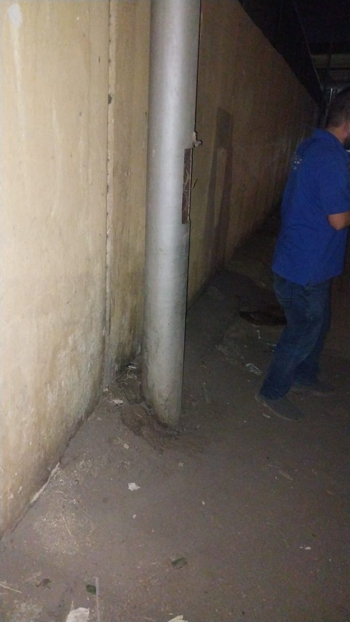 حملة لتغطية أعمدة الإنارة بشارع الجمهورية ونفق الازهر في مدينة أسيوط