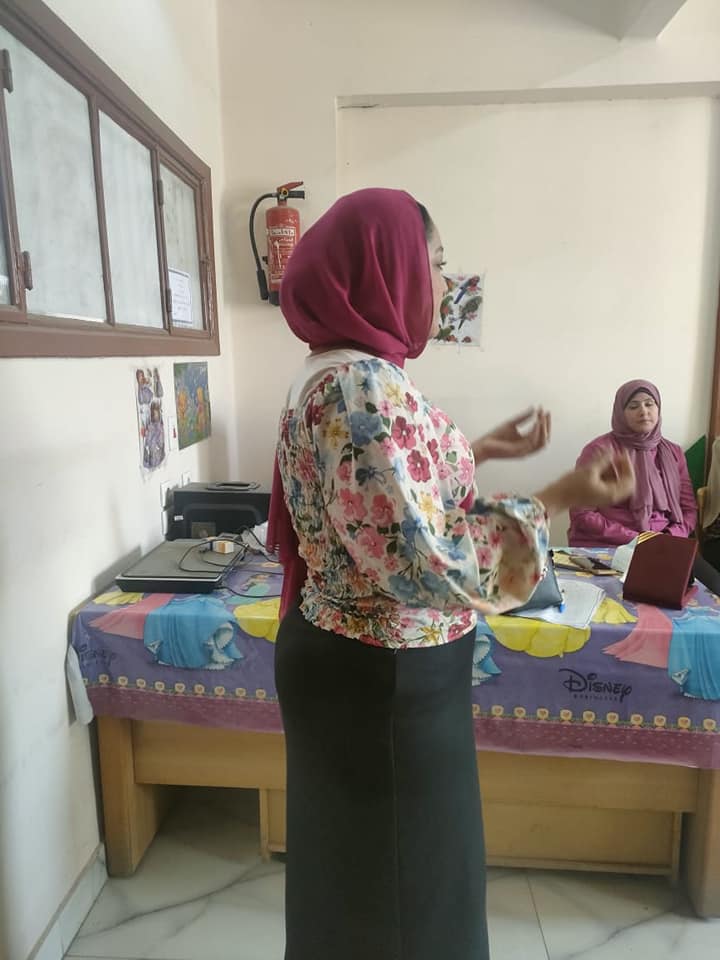 تنظيم ندوة توعوية عن فيروس نقص المناعة المكتسبة لموظفي حي شرق أسيوط