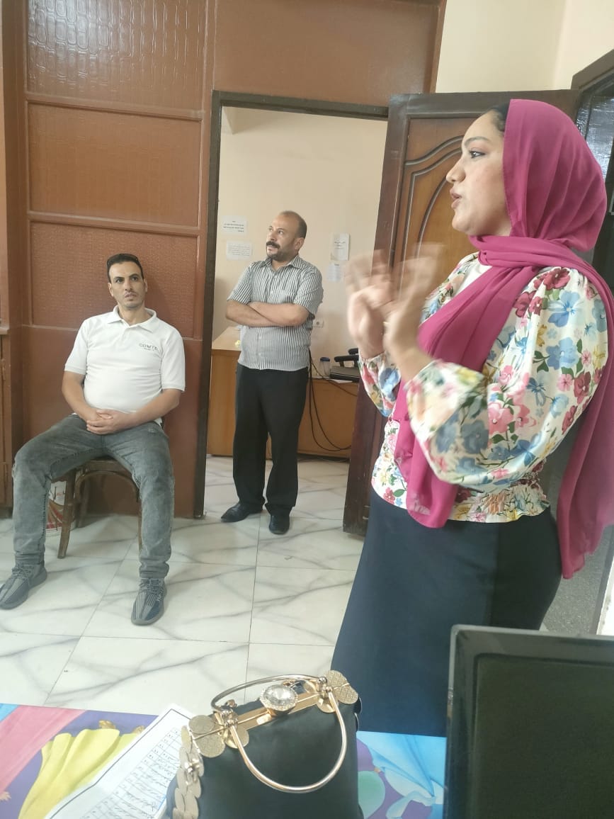 تنظيم ندوة توعوية عن فيروس نقص المناعة المكتسبة لموظفي حي شرق أسيوط