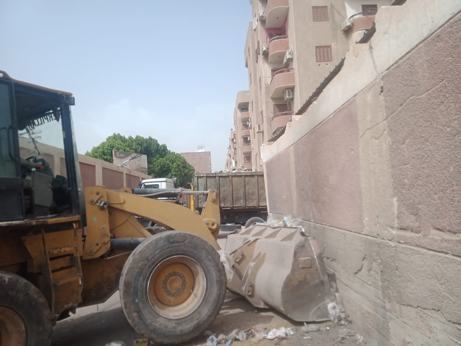 حملة نظافة حي شرق اسيوط تنجح في رفع 250 طن من المخلفات