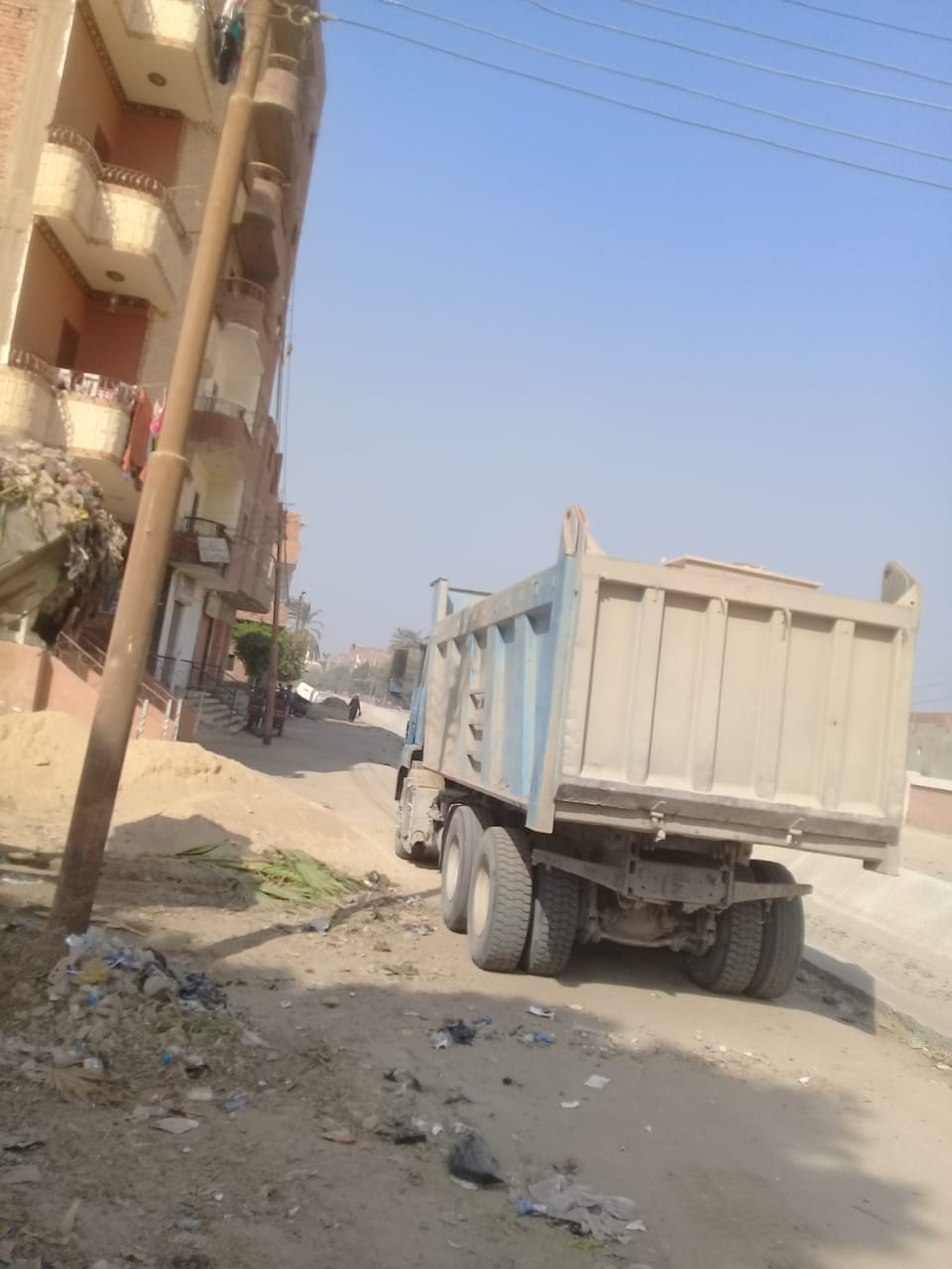 حملة شاملة لرفع المقالب والاتربة المتراكمة في مدينة ديروط