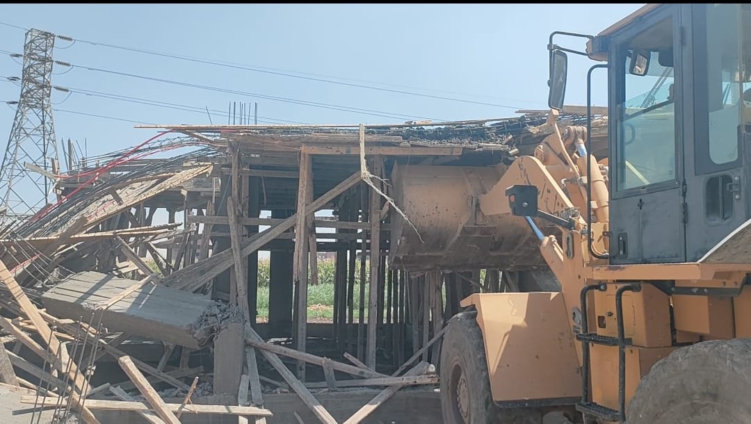 حملة لإزالة 4 حالات تعدي على أراضي زراعيه بالقوصية أسيوط