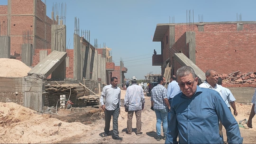 حملة لإزالة 4 حالات تعدي على أراضي زراعيه بالقوصية أسيوط