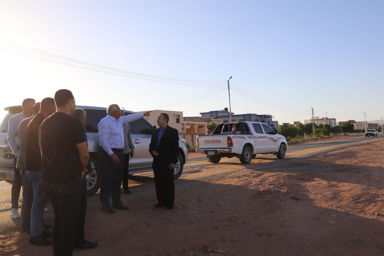 محافظ الوادي الجديد يعقد لقاءََ مع أهالي قرية الزيات بمركز بلاط 