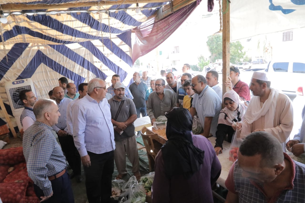 محافظ الوادي الجديد يتفقد منفذ 