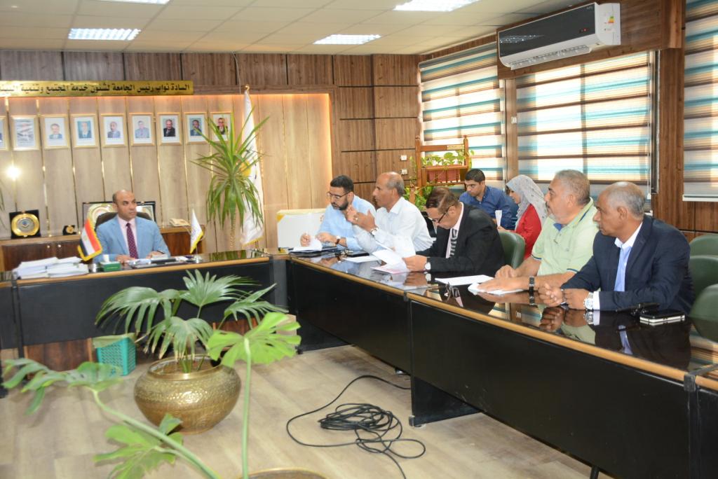 جامعة أسيوط نحرص على تجميل الحرم الجامعي مع الحفاظ على الهوية البصرية