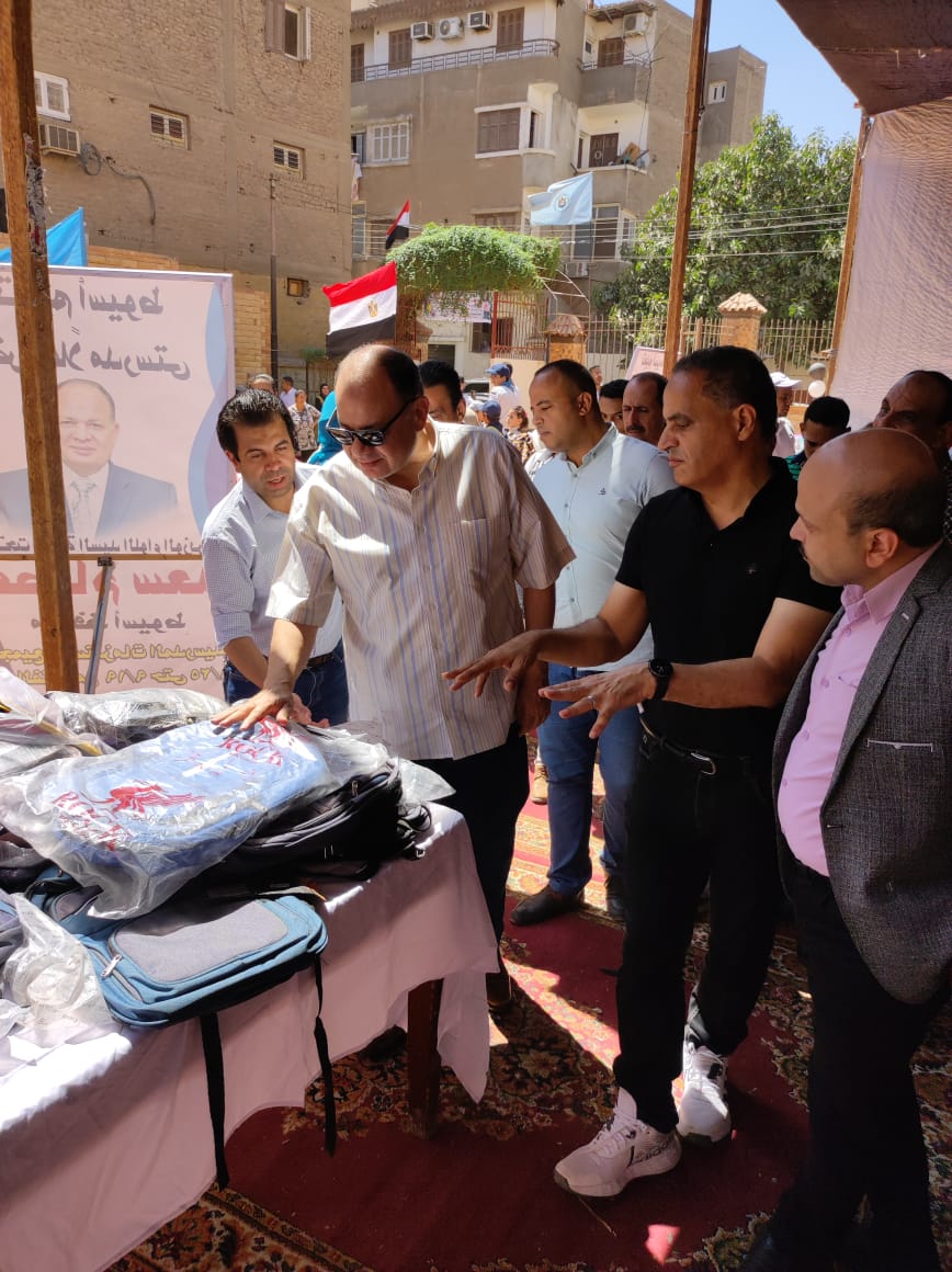 محافظ أسيوط يفتتح معرض 