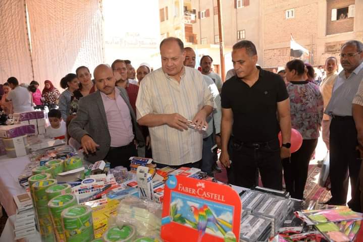 محافظ أسيوط يفتتح معرض 