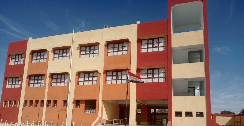 وكيل التعليم بالوادي الجديد يتابع تحضيرات المدارس التابعة لإدارة باريس التعليمية