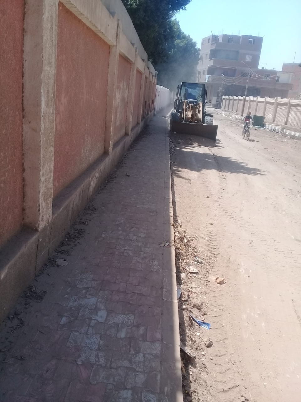 حملة مكبرة لرفع المخلفات وضبط الشارع شملت الحملة شوارع مدينة ديروط