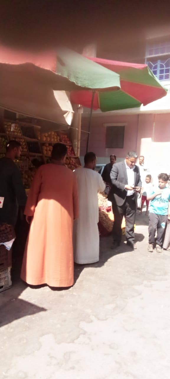 حملات اشغالات مكبرة بنطاق حى شرق اسيوط بالتنسيق مع الرخص والاعلانات والبيئة