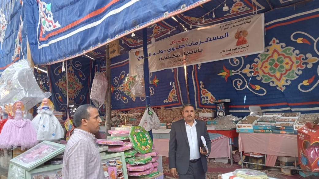 حملات اشغالات مكبرة بنطاق حى شرق اسيوط بالتنسيق مع الرخص والاعلانات والبيئة