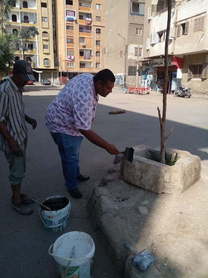 حملة لرفع وتنظيف المخلفات والأتربة في حي غرب اسيوط