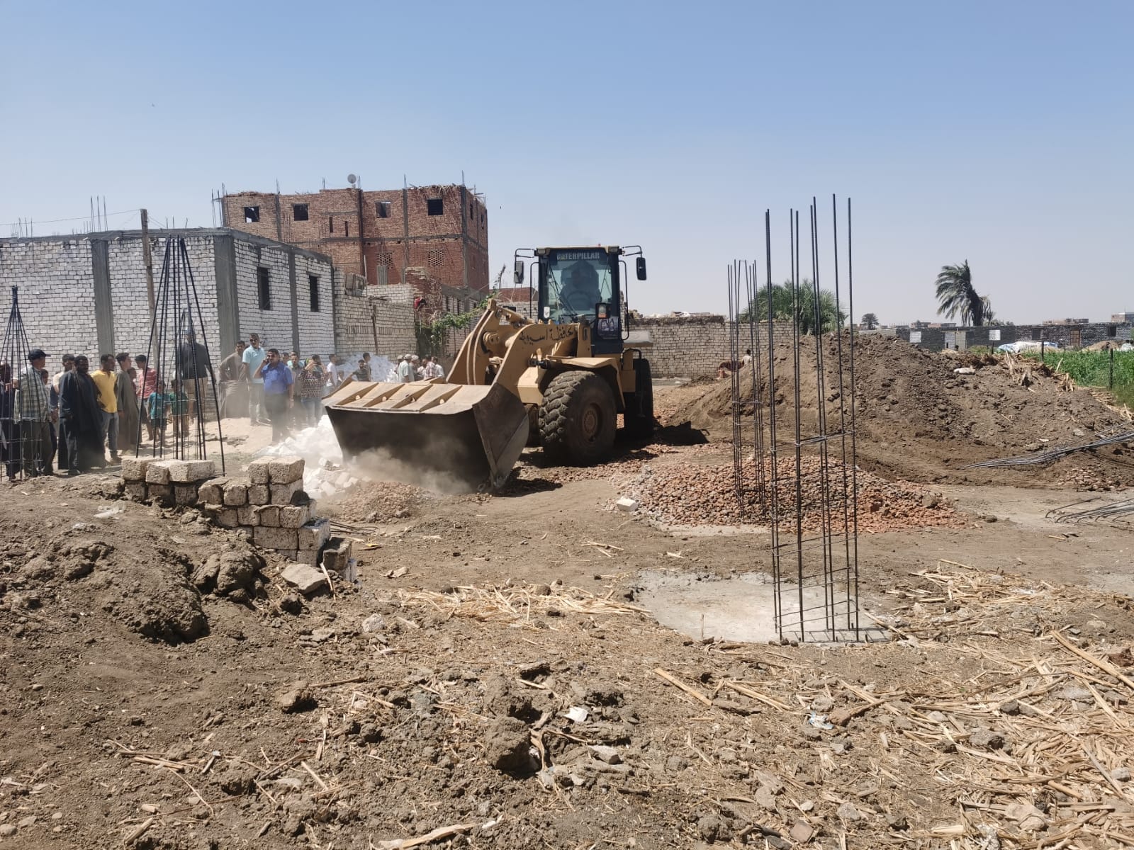 إزالة 4 حالات تعدي على أراضي زراعيه بالمنشأه الصغرى في مركز القوصية