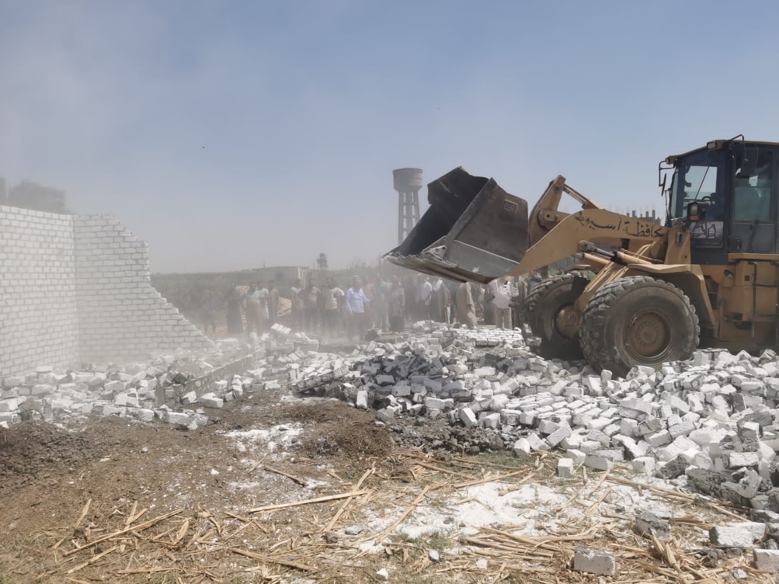 إزالة 4 حالات تعدي على أراضي زراعيه بالمنشأه الصغرى في مركز القوصية