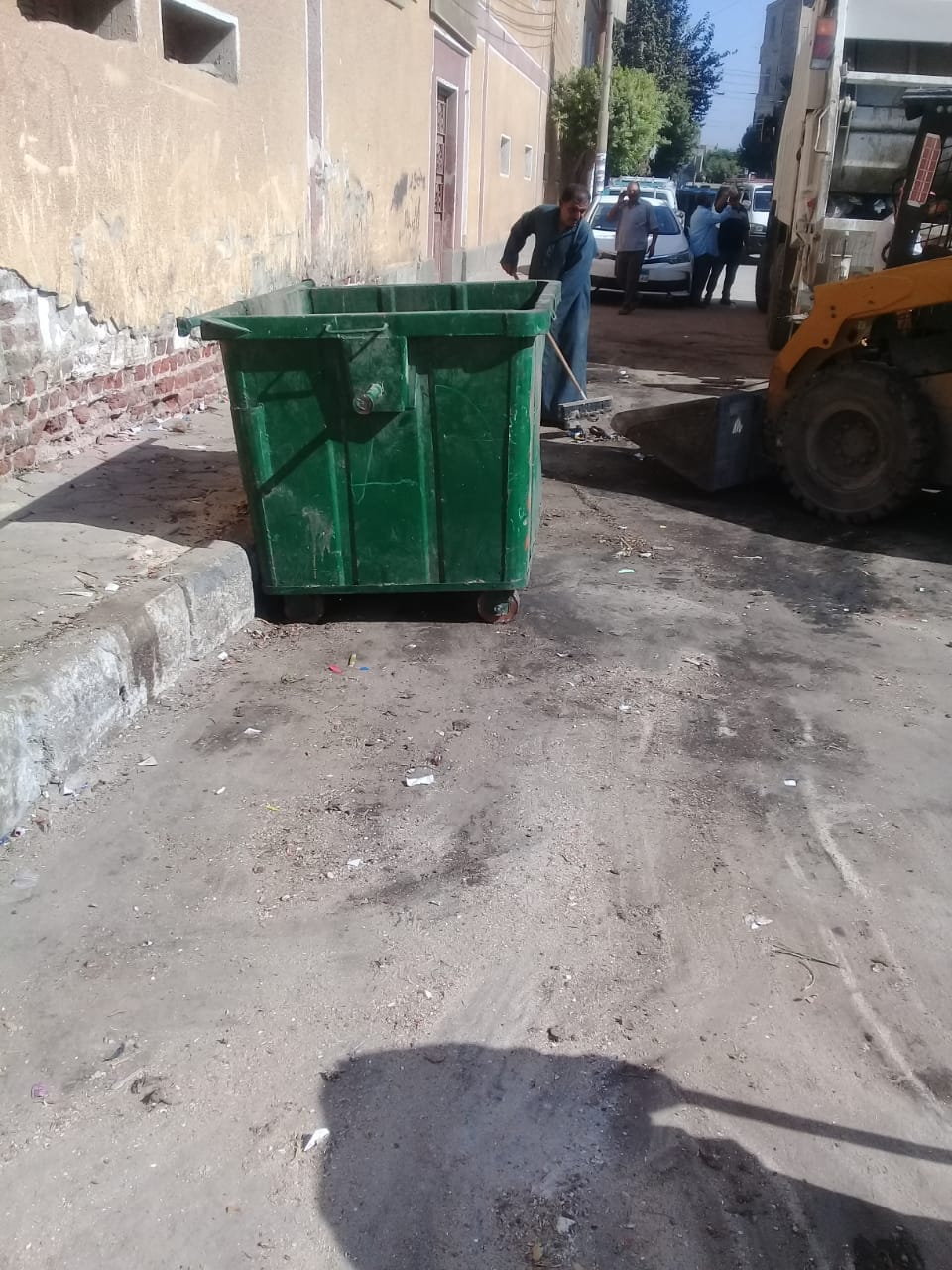 حملة مكبرة لرفع المخلفات وضبط الشارع شملت الحملة شوارع مدينة ديروط