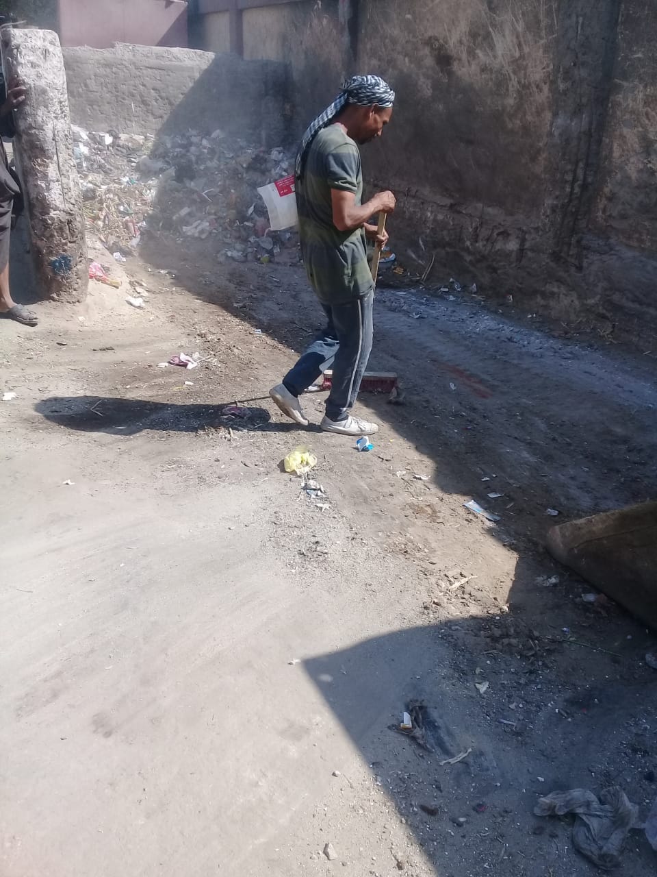 حملة مكبرة لرفع المخلفات وضبط الشارع شملت الحملة شوارع مدينة ديروط