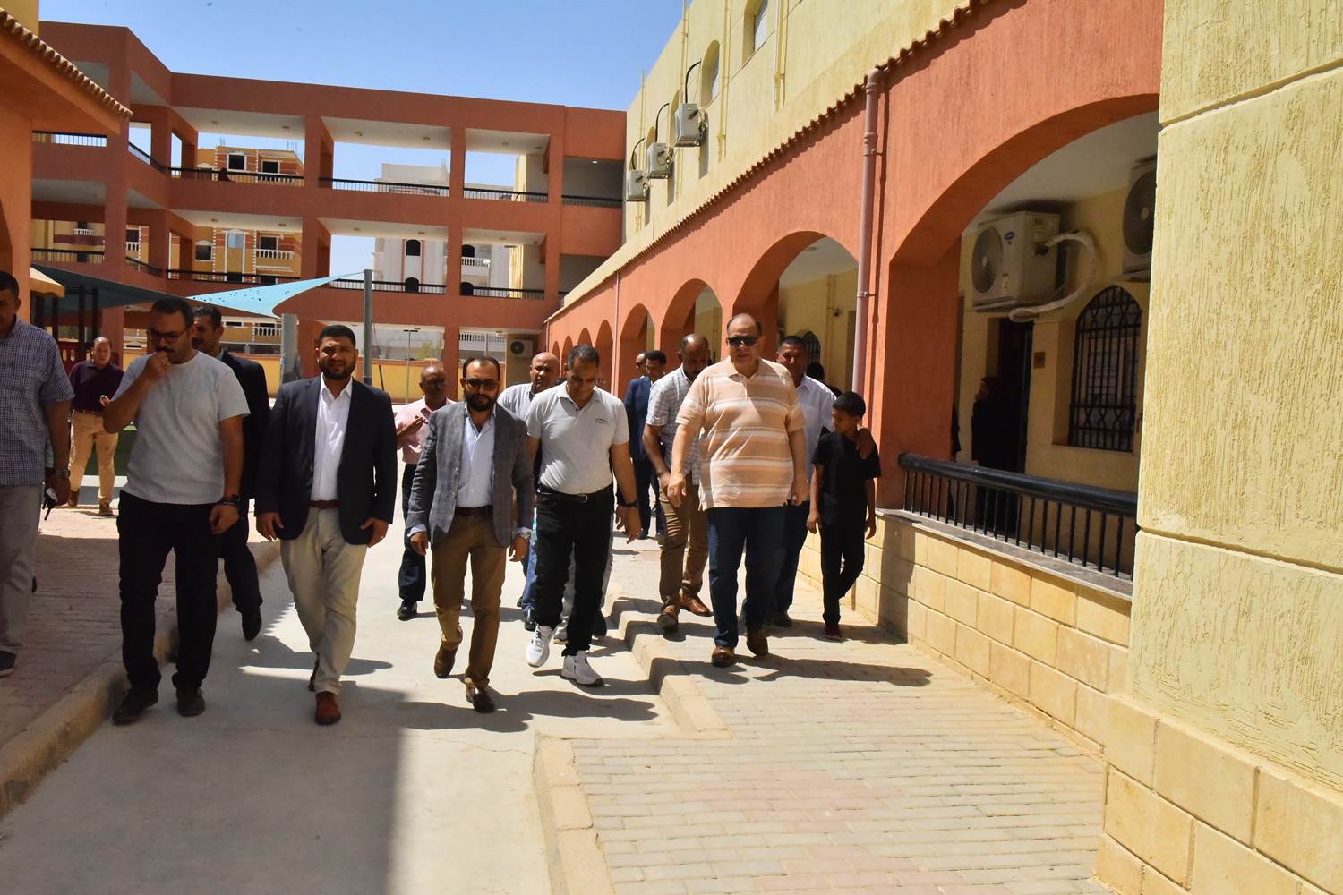 محافظ أسيوط يتفقد مدرسة النيل المصرية الدولية بأسيوط الجديدة لمتابعة تقدم الدراسة