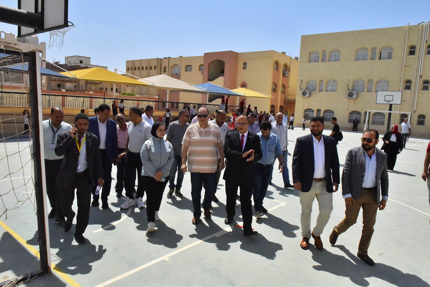محافظ أسيوط يتفقد مدرسة النيل المصرية الدولية بأسيوط الجديدة لمتابعة تقدم الدراسة
