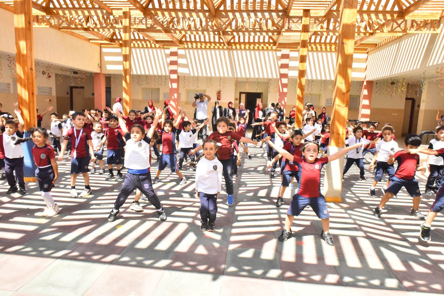 محافظ أسيوط يتفقد مدرسة النيل المصرية الدولية بأسيوط الجديدة لمتابعة تقدم الدراسة