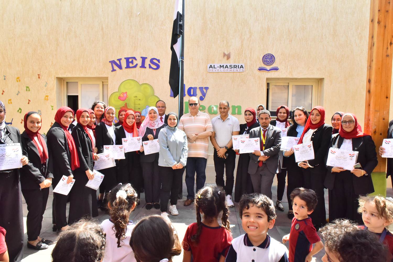 محافظ أسيوط يتفقد مدرسة النيل المصرية الدولية بأسيوط الجديدة لمتابعة تقدم الدراسة