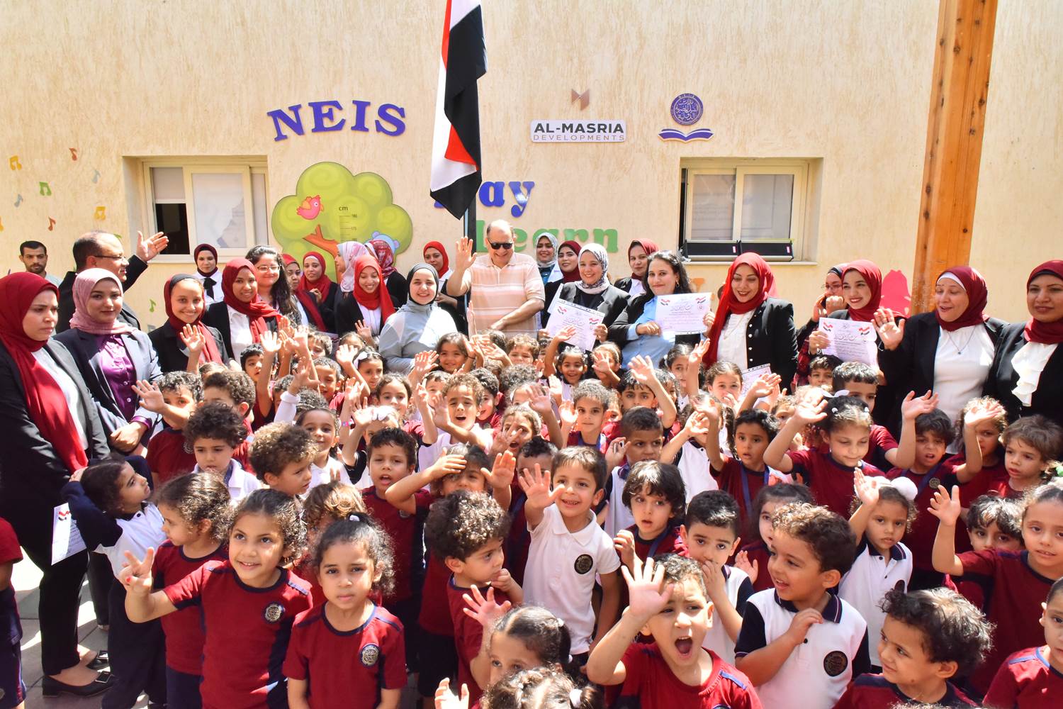 محافظ أسيوط يتفقد مدرسة النيل المصرية الدولية بأسيوط الجديدة لمتابعة تقدم الدراسة