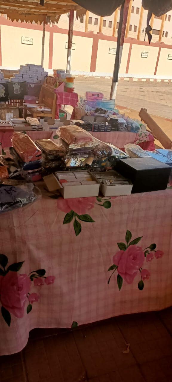 تعليم الداخلة يقيم معرض  لمستلزمات المدارس بالتعاون ادارة المشاركة المجتمعية  