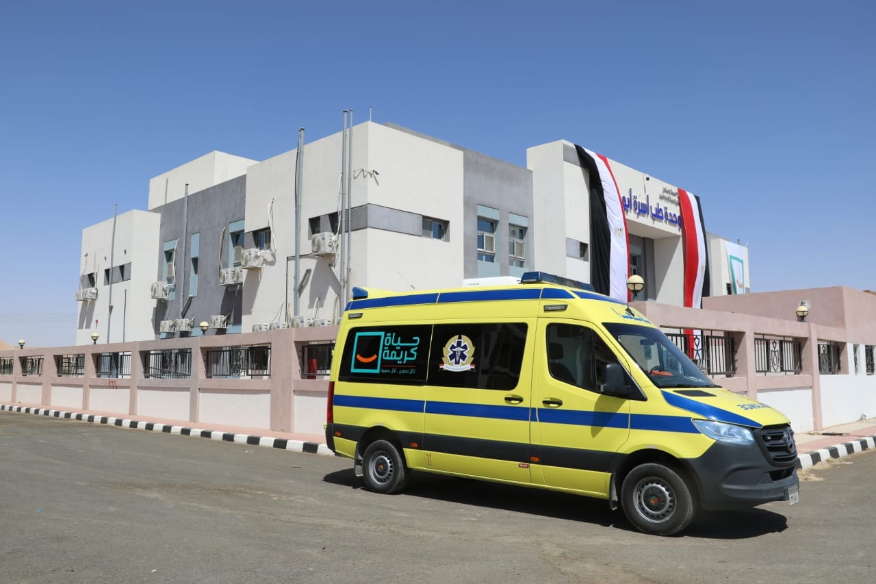 محافظ الوادي الجديد يتفقّد مشروعات 