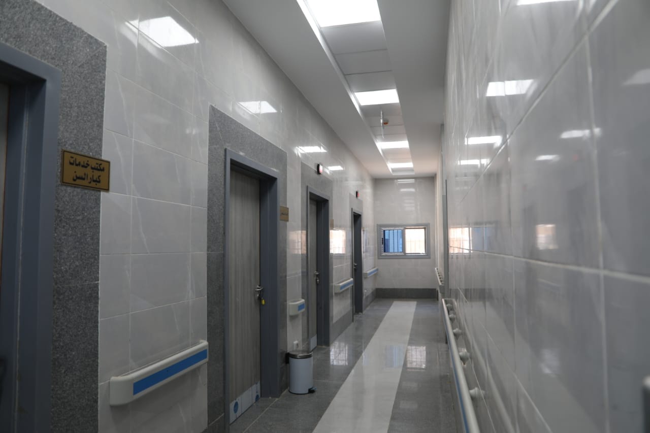 محافظ الوادي الجديد يتفقّد مشروعات 