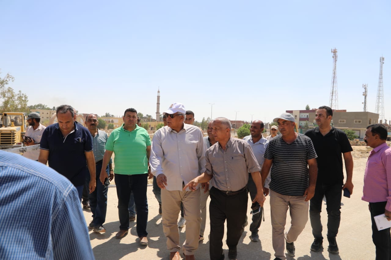 الزملوط يتابع أعمال تطوير ميدان 
