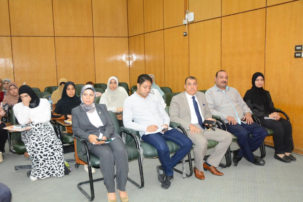 مركز الدراسات القانونية بجامعة أسيوط ينظم دورة تدريبية لصياغة العقود وصحف الدعاوي