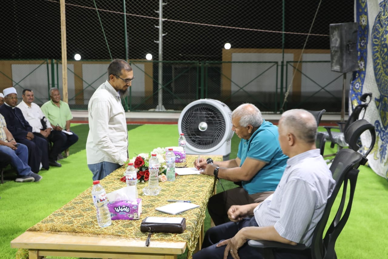 محافظ الوادي الجديد يعقدُ لقاءً جماهيريًا مع أهالي 