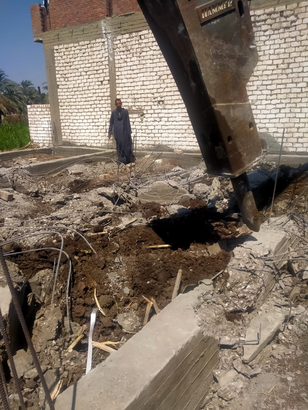 محافظ أسيوط: إزالة 28 حالة تعدي على أراضي زراعية وبناء مخالف