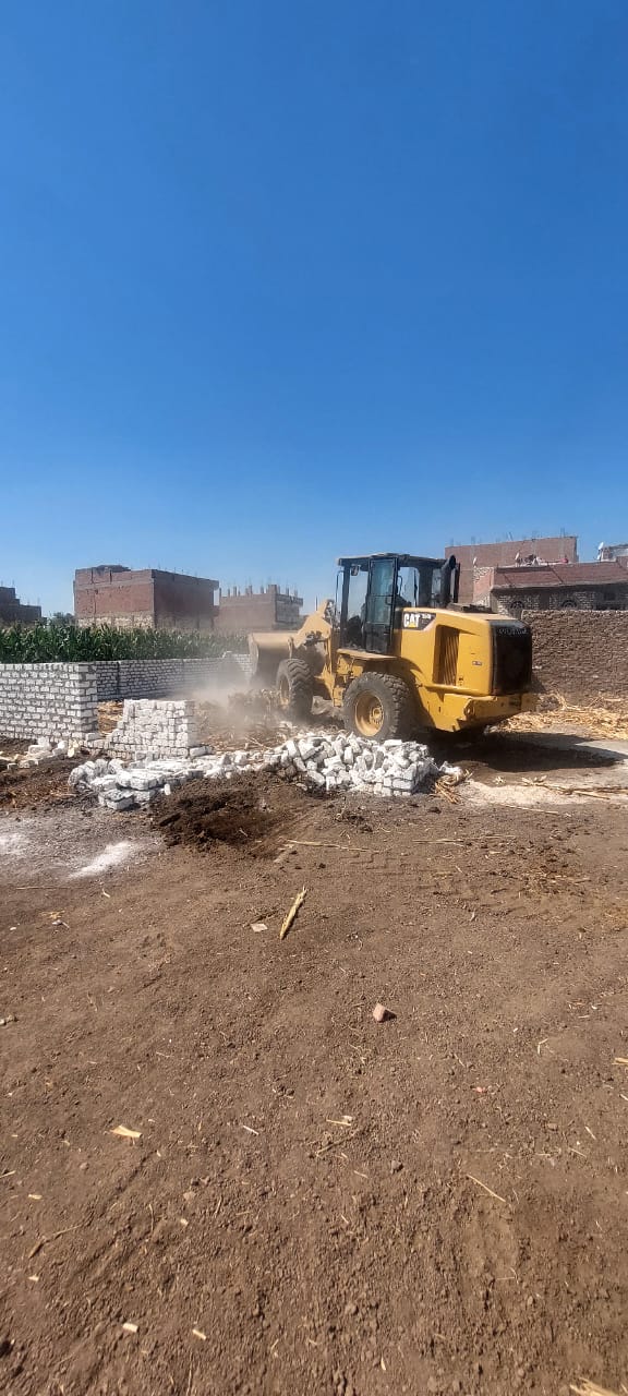 محافظ أسيوط: إزالة 28 حالة تعدي على أراضي زراعية وبناء مخالف