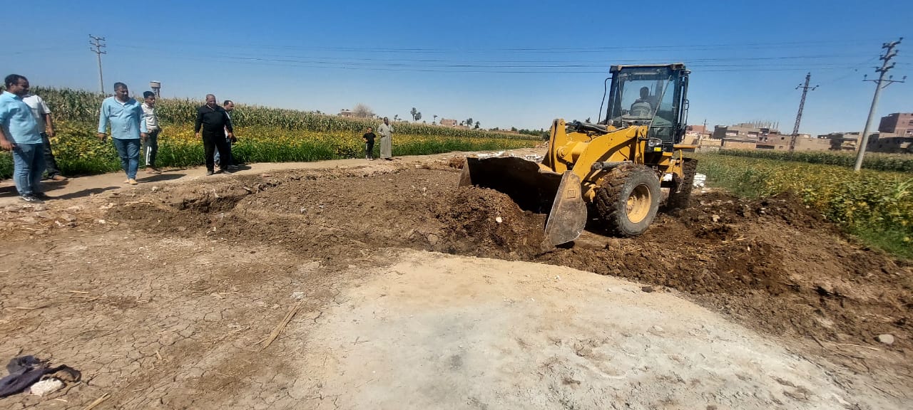 محافظ أسيوط: إزالة 28 حالة تعدي على أراضي زراعية وبناء مخالف