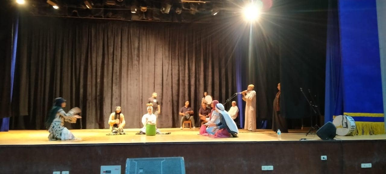 قصر ثقافة موط ينظم عرض فنون تلقائية لفرقة التلقائين بالداخلة