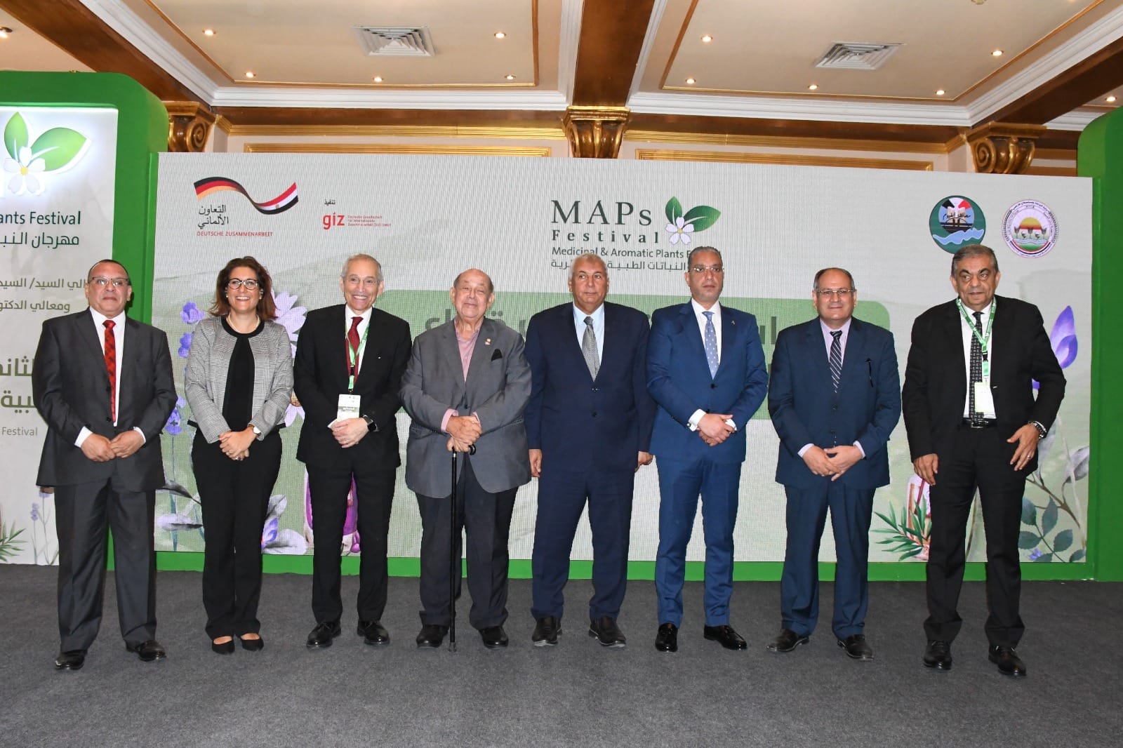 محافظ الوادي الجديد يشارك بمهرجان 