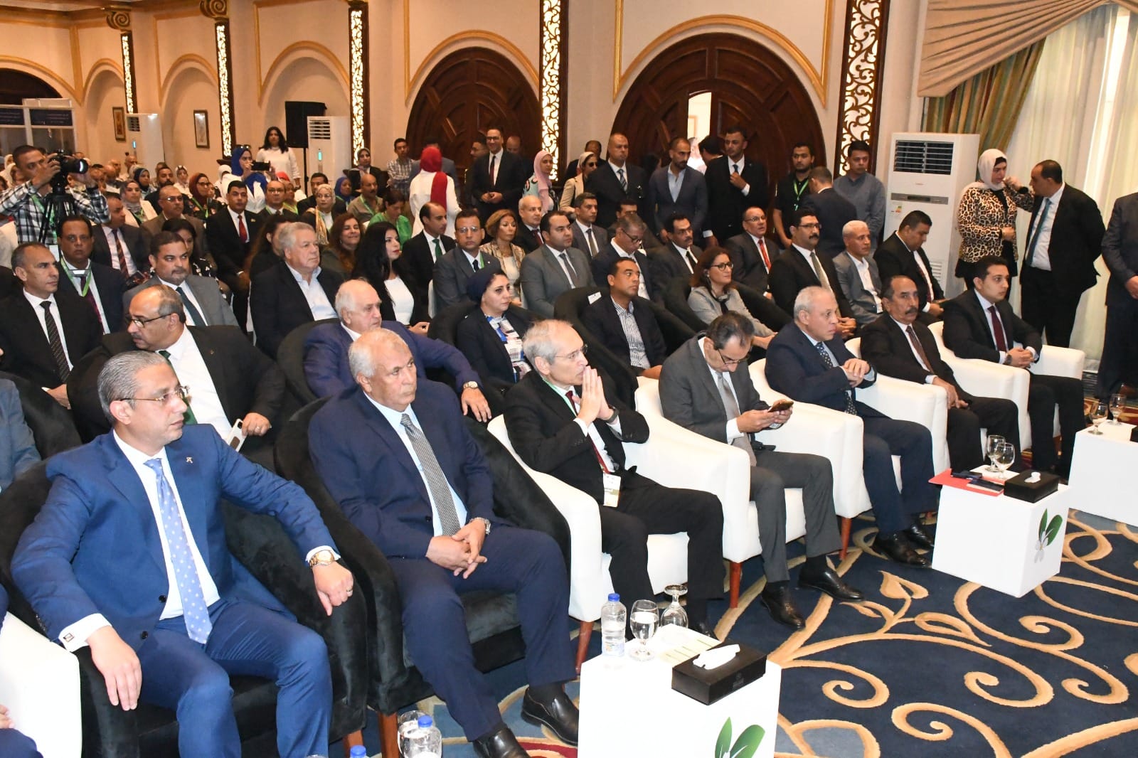 محافظ الوادي الجديد يشارك بمهرجان 