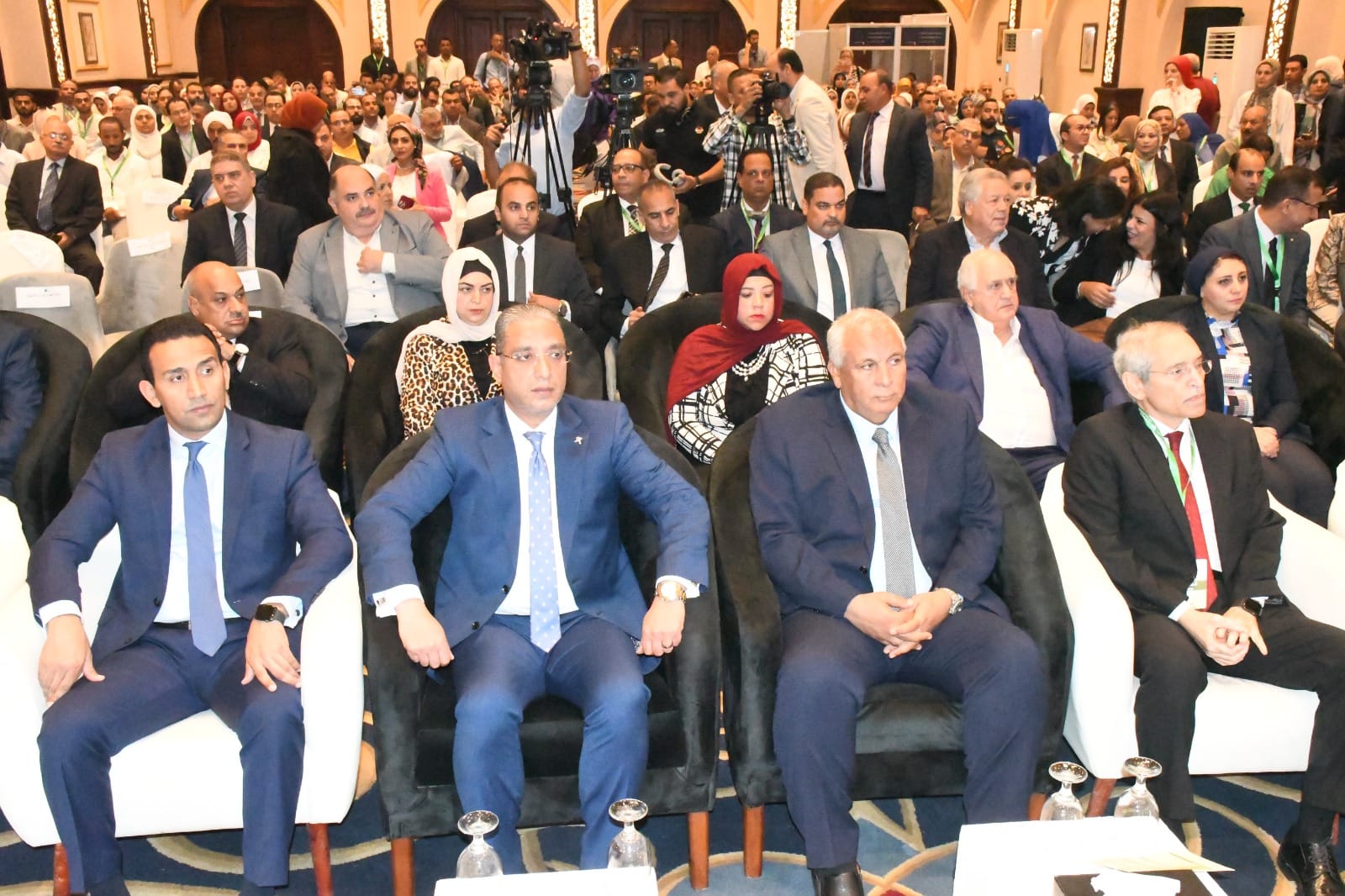 محافظ الوادي الجديد يشارك بمهرجان 