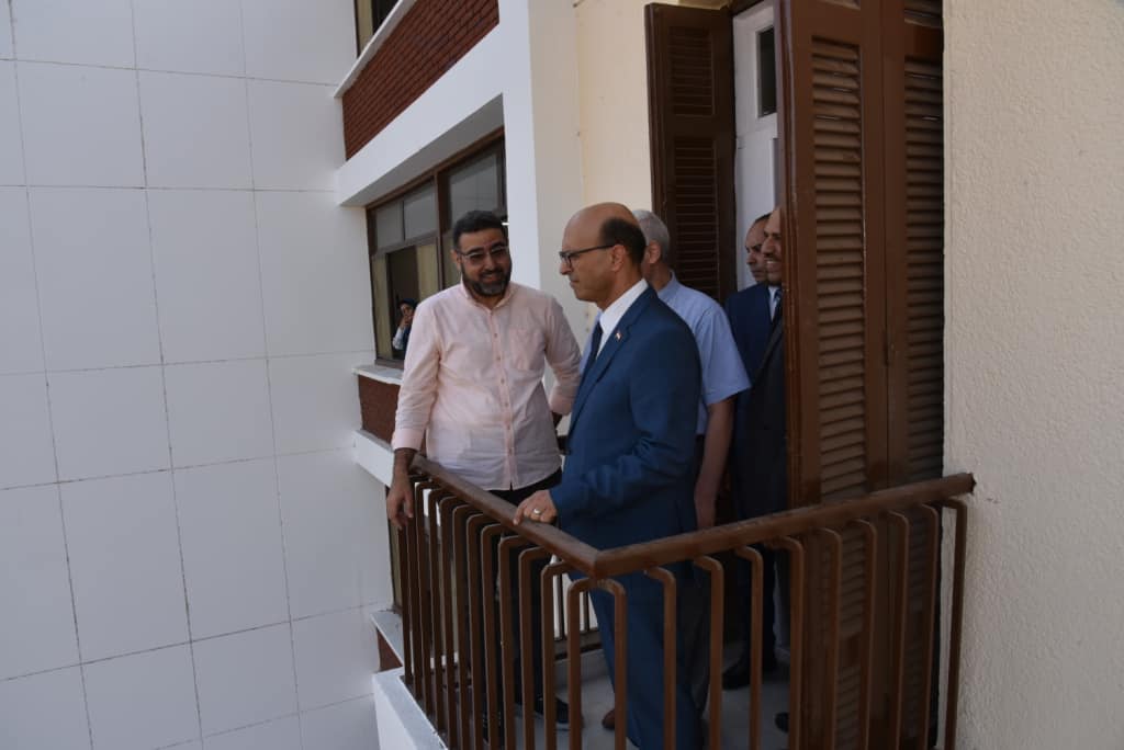 رئيس جامعة أسيوط يتفقد أعمال تطوير وصيانة المدن الجامعية وجناح لذوي الهمم