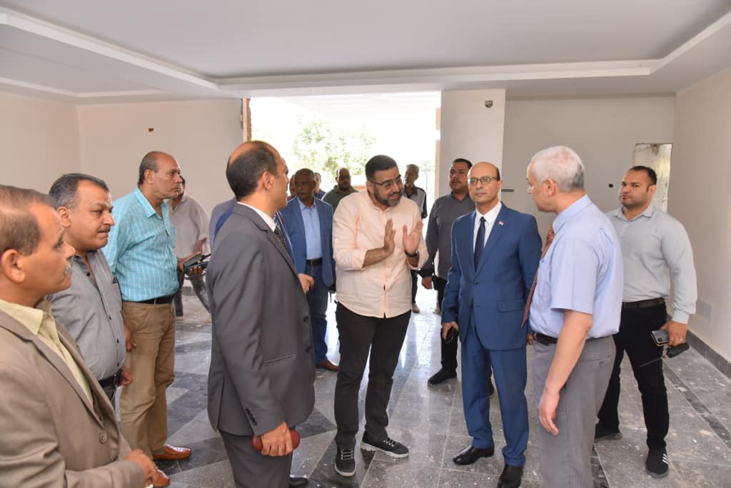 رئيس جامعة أسيوط يتفقد أعمال تطوير وصيانة المدن الجامعية وجناح لذوي الهمم