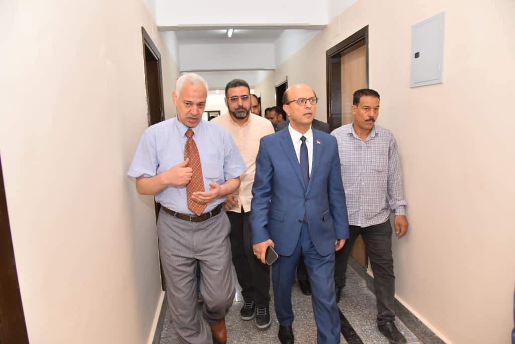 رئيس جامعة أسيوط يتفقد أعمال تطوير وصيانة المدن الجامعية وجناح لذوي الهمم