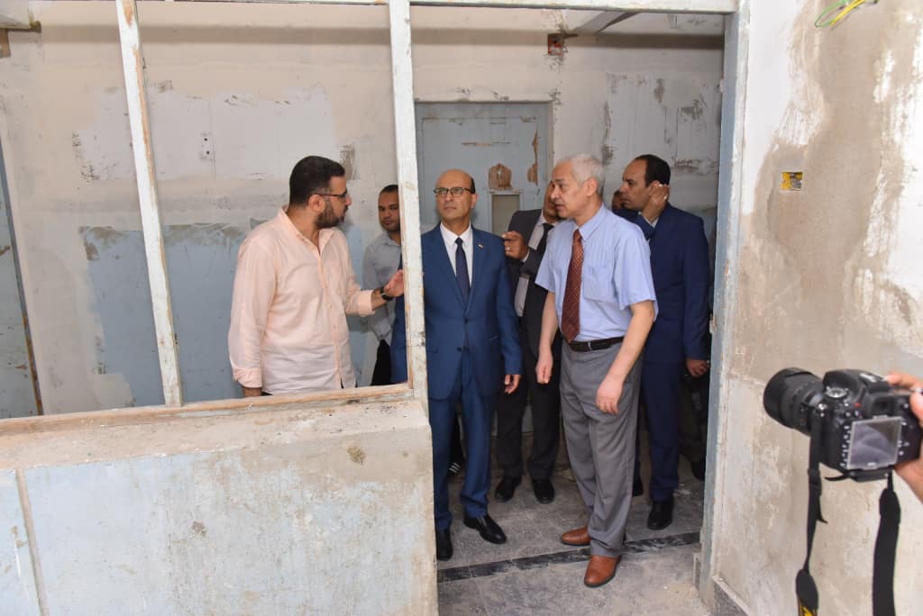 رئيس جامعة أسيوط يتفقد أعمال تطوير وصيانة المدن الجامعية وجناح لذوي الهمم