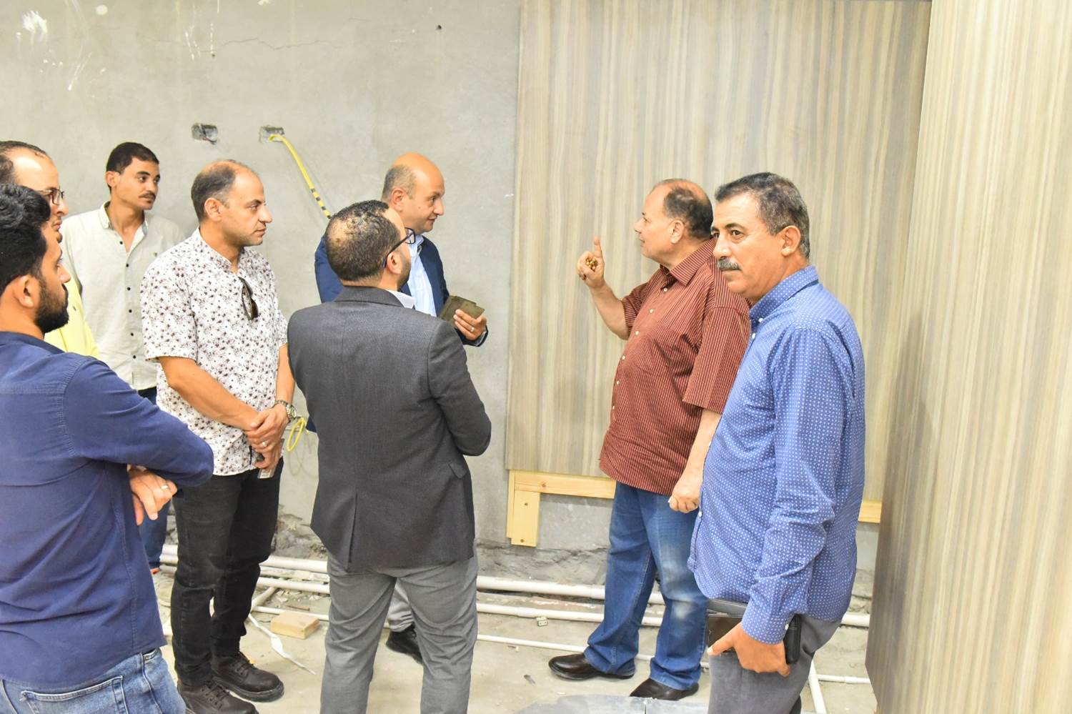 محافظ أسيوط: يتابع الأعمال الإنشائية بمركز السيطرة الموحد للشبكة الوطنية للطوارئ