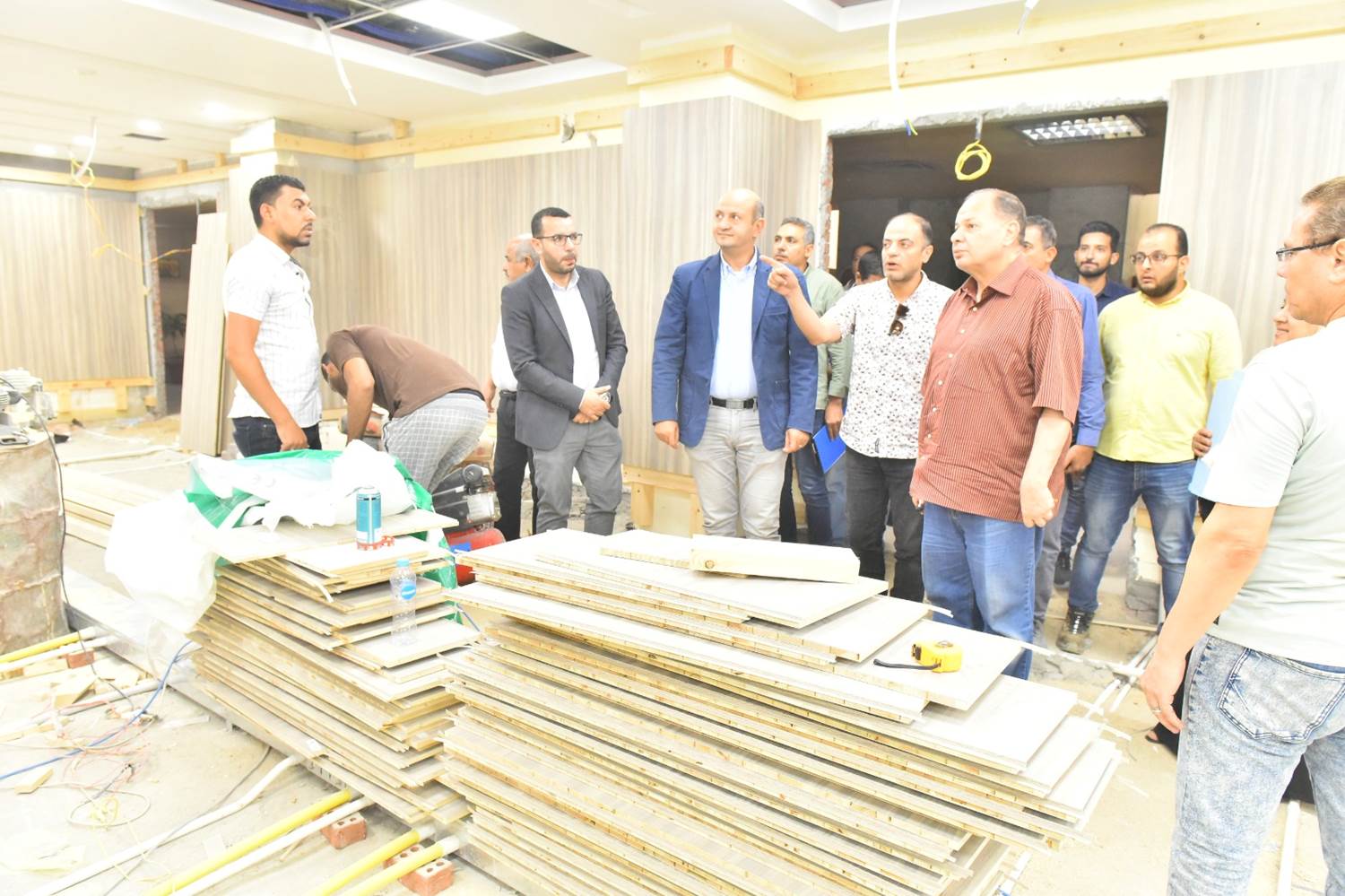 محافظ أسيوط: يتابع الأعمال الإنشائية بمركز السيطرة الموحد للشبكة الوطنية للطوارئ