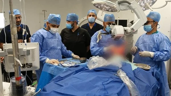 تمكنت مستشفيات الأزهر بأسيوط من استئصال ورم في المخ لسيدة تبلغ من العمر 48 عامًا