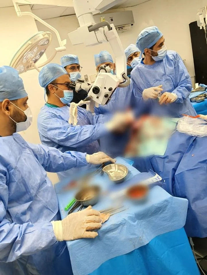 تمكنت مستشفيات الأزهر بأسيوط من استئصال ورم في المخ لسيدة تبلغ من العمر 48 عامًا