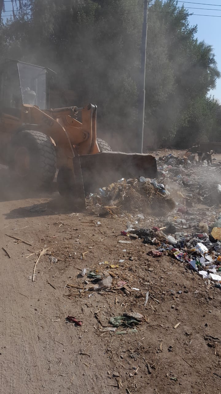 حملة مكبرة لرفع المخلفات وضبط الشارع  في قري الوحدة المحلية بجرف سرحان