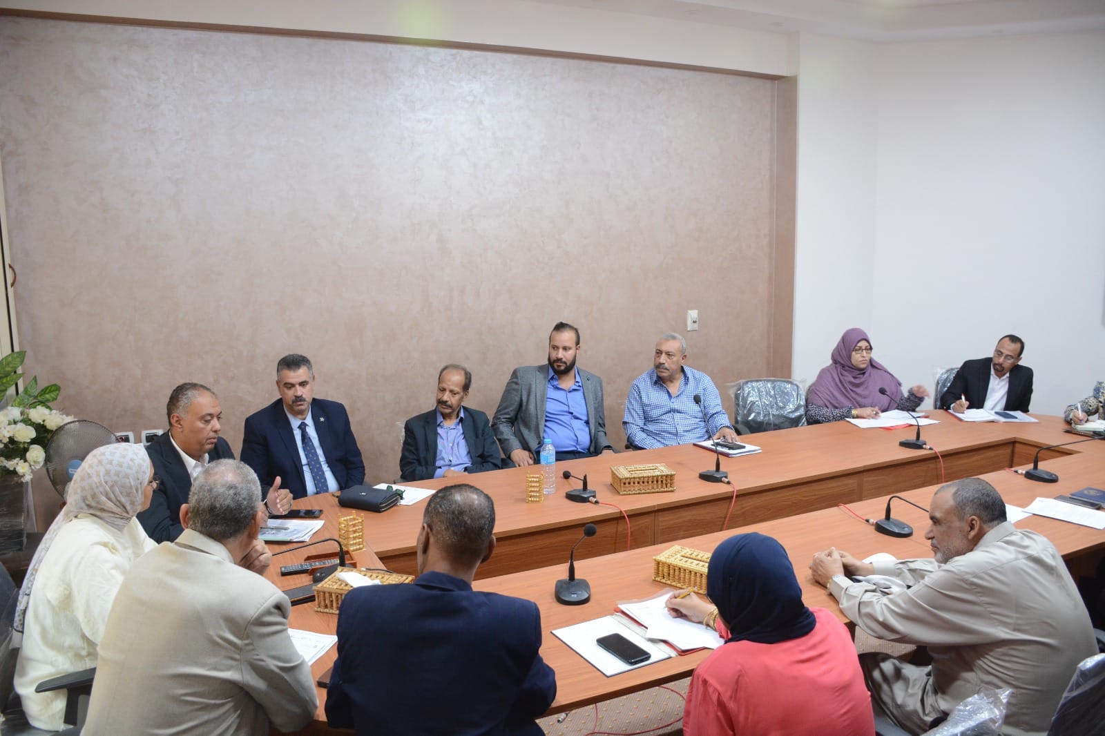 نائب محافظ الوادي الجديد تبحث إجراءات تفعيل البروتوكول الموقع مع 